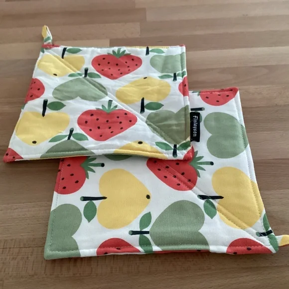 Set of 2 Finlayson Pot Holders - Excellent Condition! - Picture 2 of 4